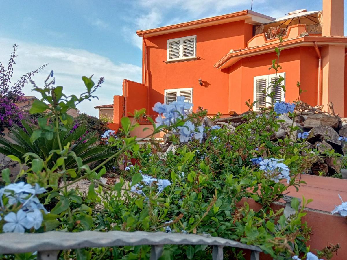 Casa Vacanza Le 2 Isole Suni Εξωτερικό φωτογραφία
