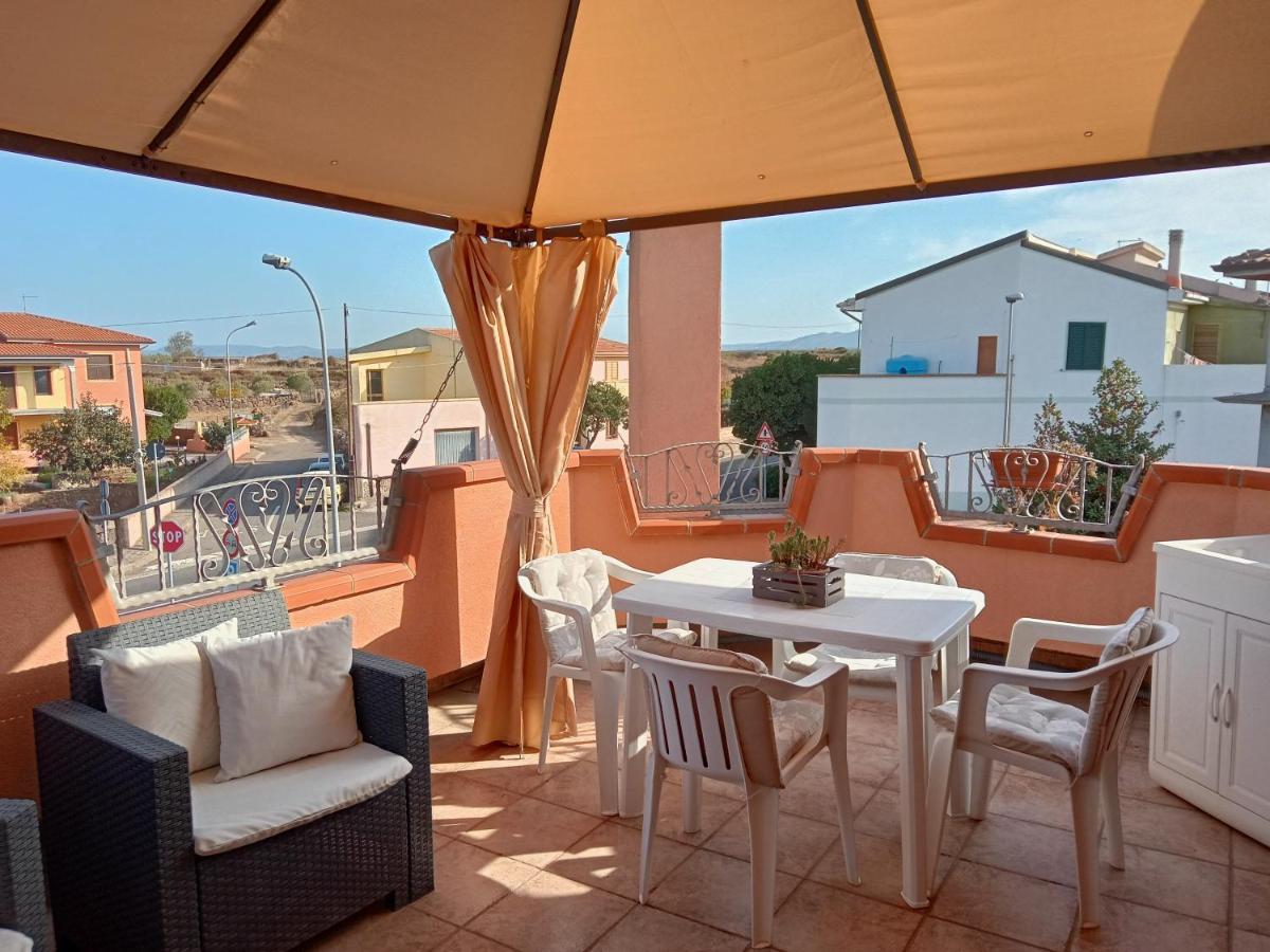 Casa Vacanza Le 2 Isole Suni Εξωτερικό φωτογραφία